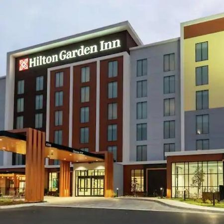 Hilton Garden Inn Orlando I-4 Millenia Blvd Mall Exterior photo